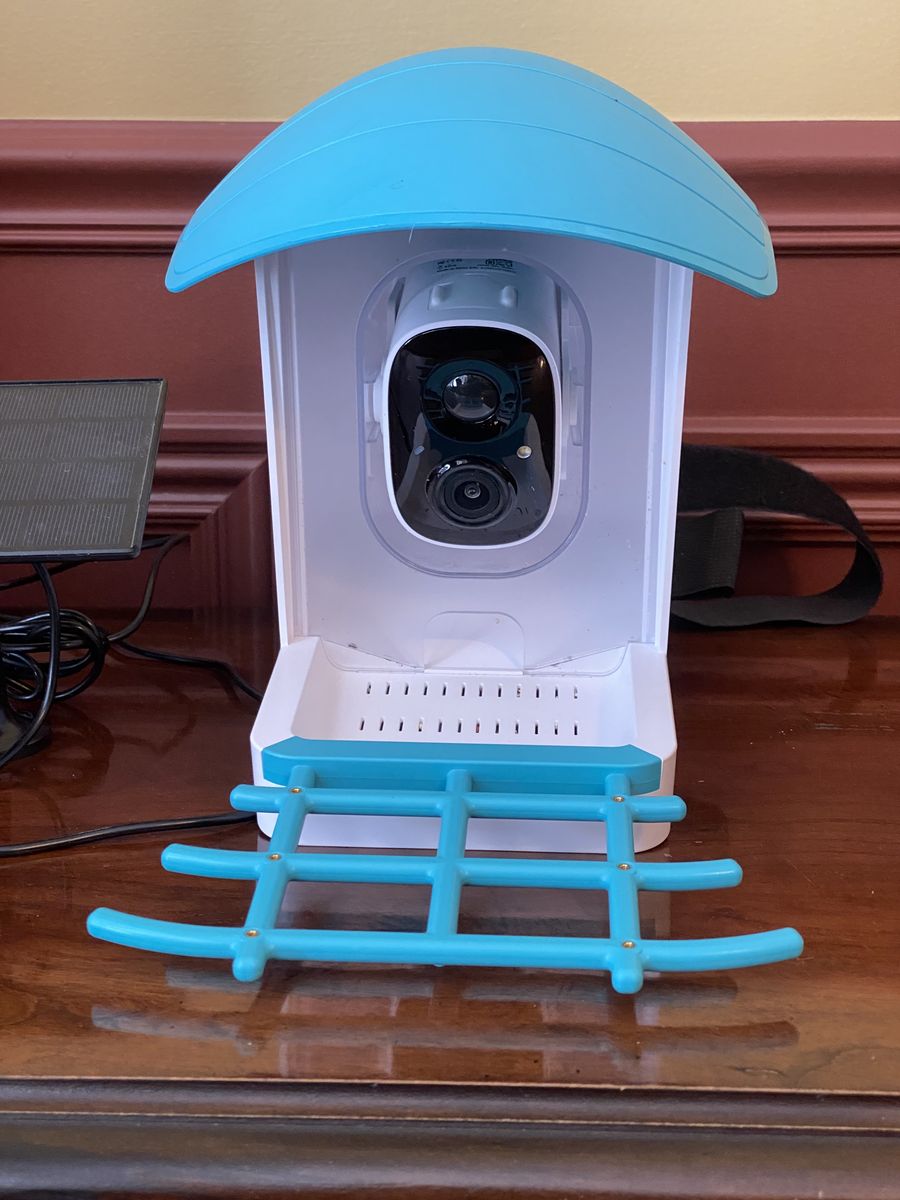 LIKE NEW - Bird Feeder w/ Solar Powered Smart Camera And Sound - Blue