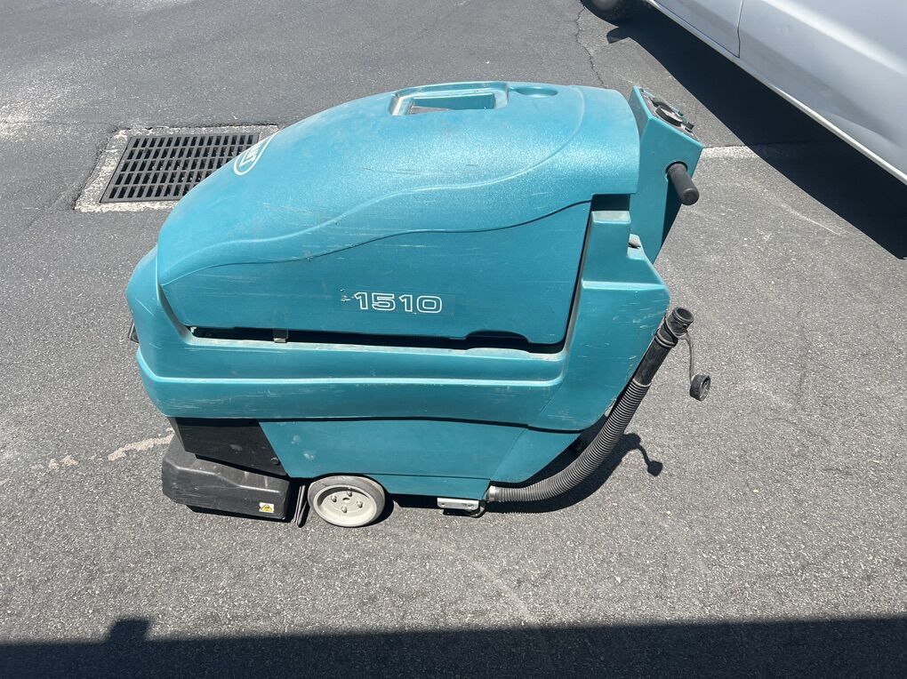 Tennant 1510 Carpet Extractor Self-Propelled