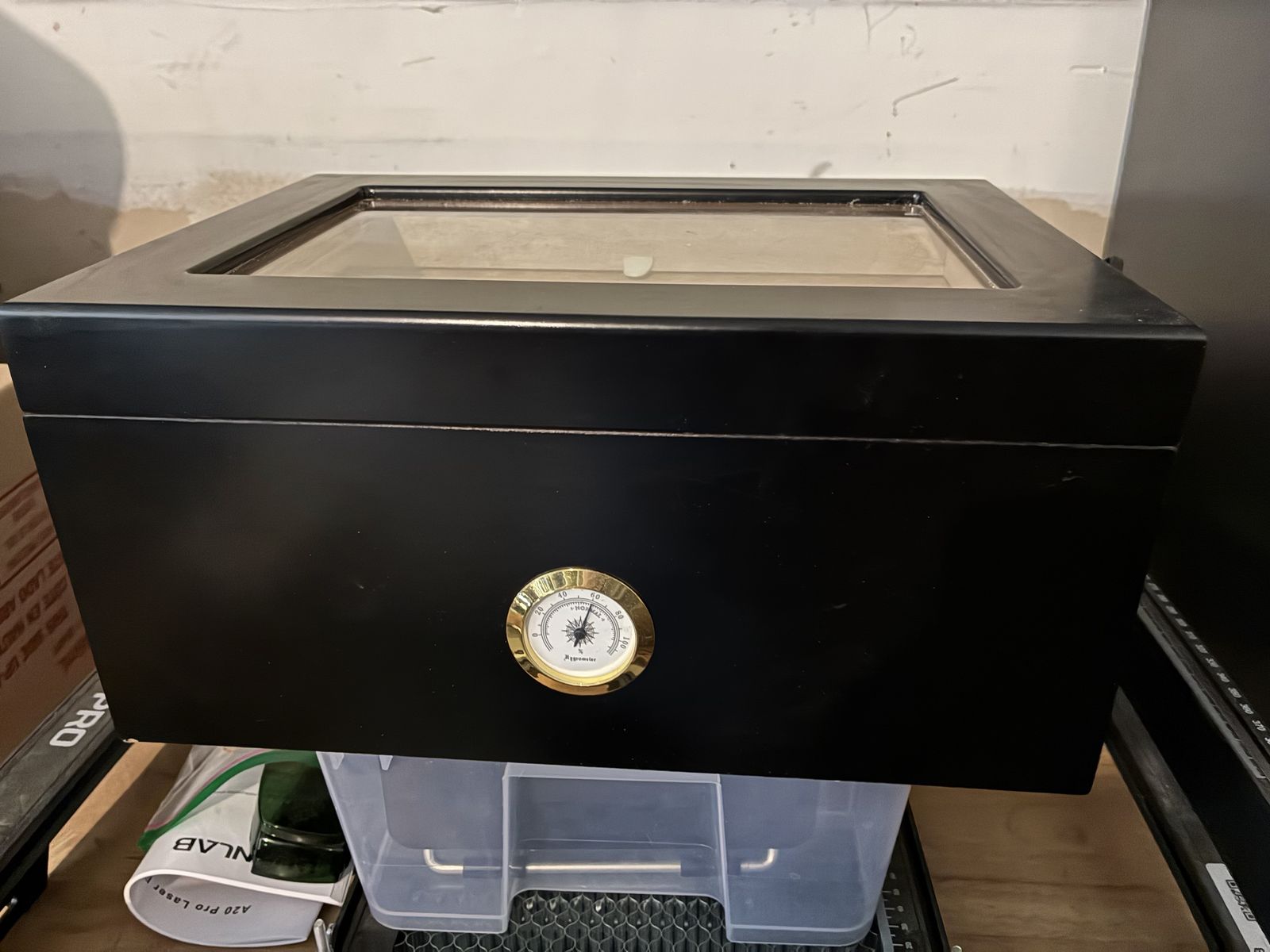 100 Cigar Desktop Humidor (Black)