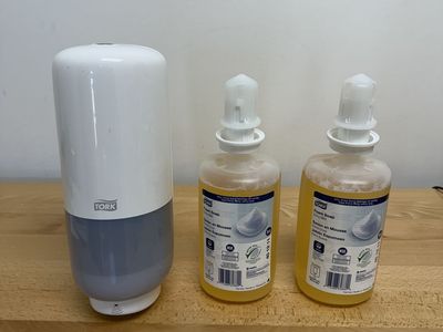 Tork Automatic Foaming Hand Soap Dispenser with 2 Refills