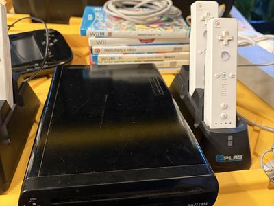 Nintendo Wii U w/ Gamepad