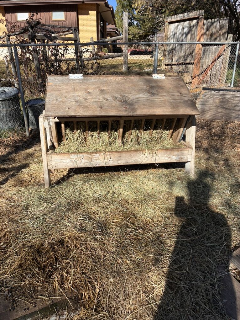 Hay Feeder