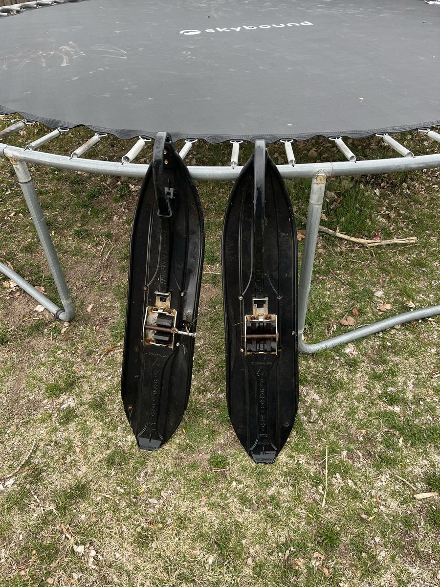 Flexi Skis Super Wide And Float Well