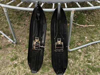 Flexi Skis Super Wide And Float Well