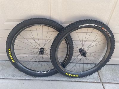 ENVE AM30 / Industry 9 Hydra Boost Carbon 29" wheelset