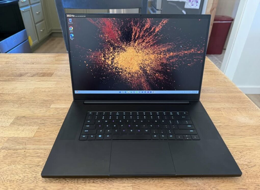 17 Razer Blade 3080 Ti, I7, 32gb RAM, 1TB, 360 HZ