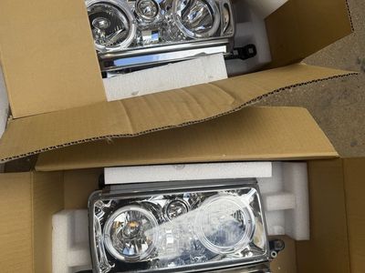 TOYOTA LAND CRUISER FZJ80 DEPO HEADLIGHTS. NiB