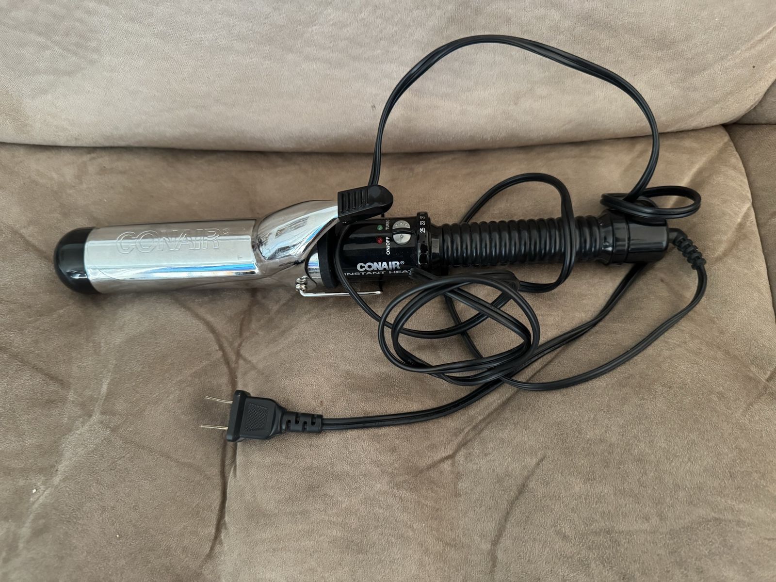 Conair Instant Heat 1" Curling Iron, Creates Classic Curls, for Short to Long Hair