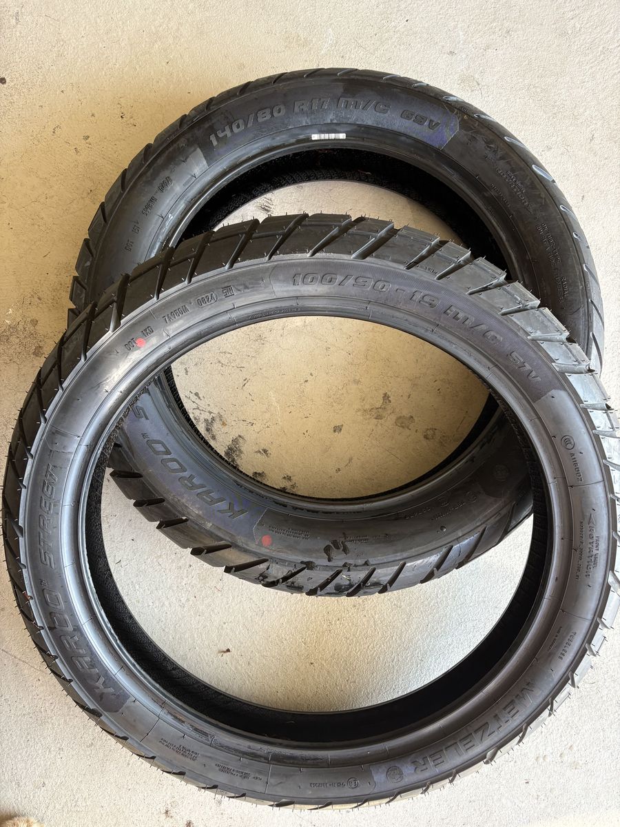 Metzeler Karoo Street motorcycle tires