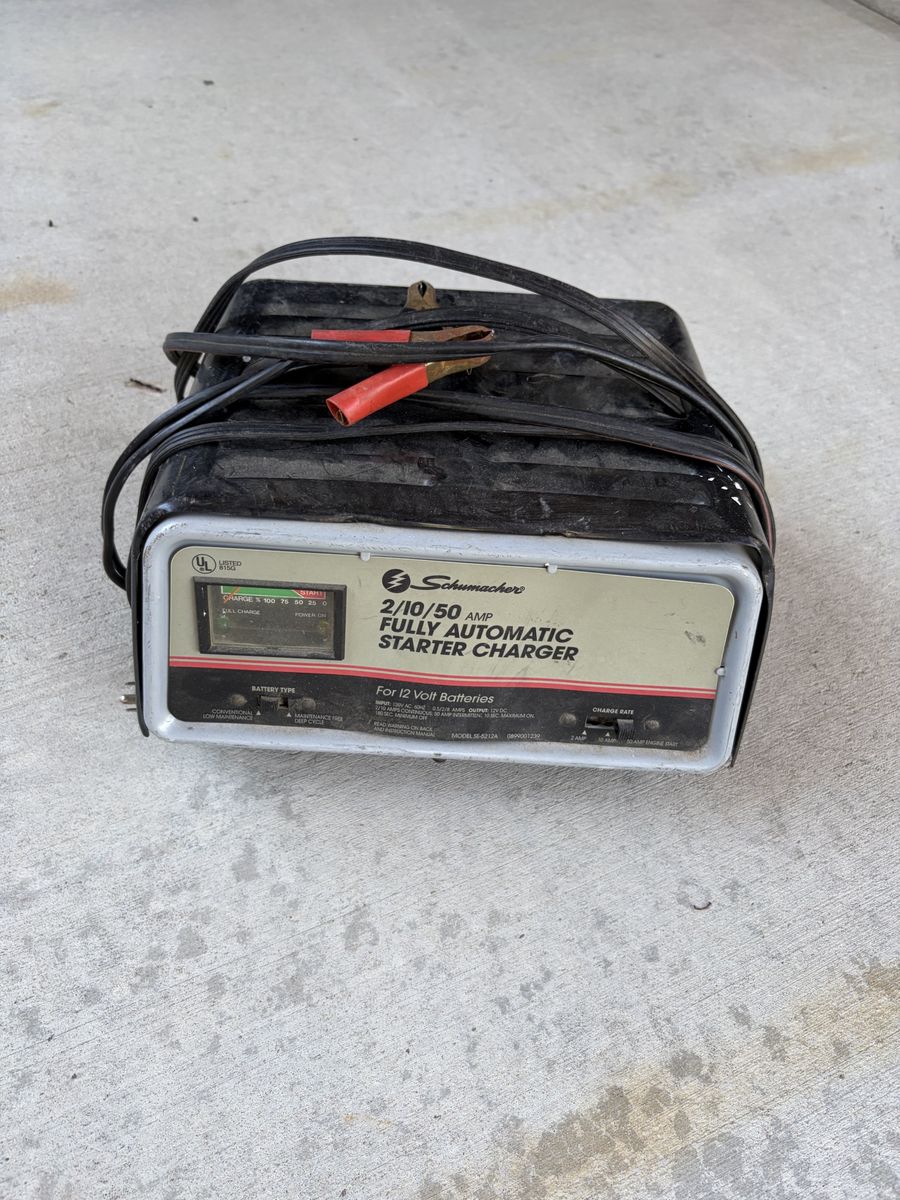 Schumacher 2/10/50 Amp Fully Automatic 12V Battery Starter Charger Model SE-6212A