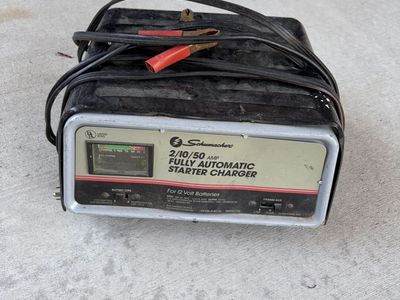 Schumacher 2/10/50 Amp Fully Automatic 12V Battery Starter Charger Model SE-6212A