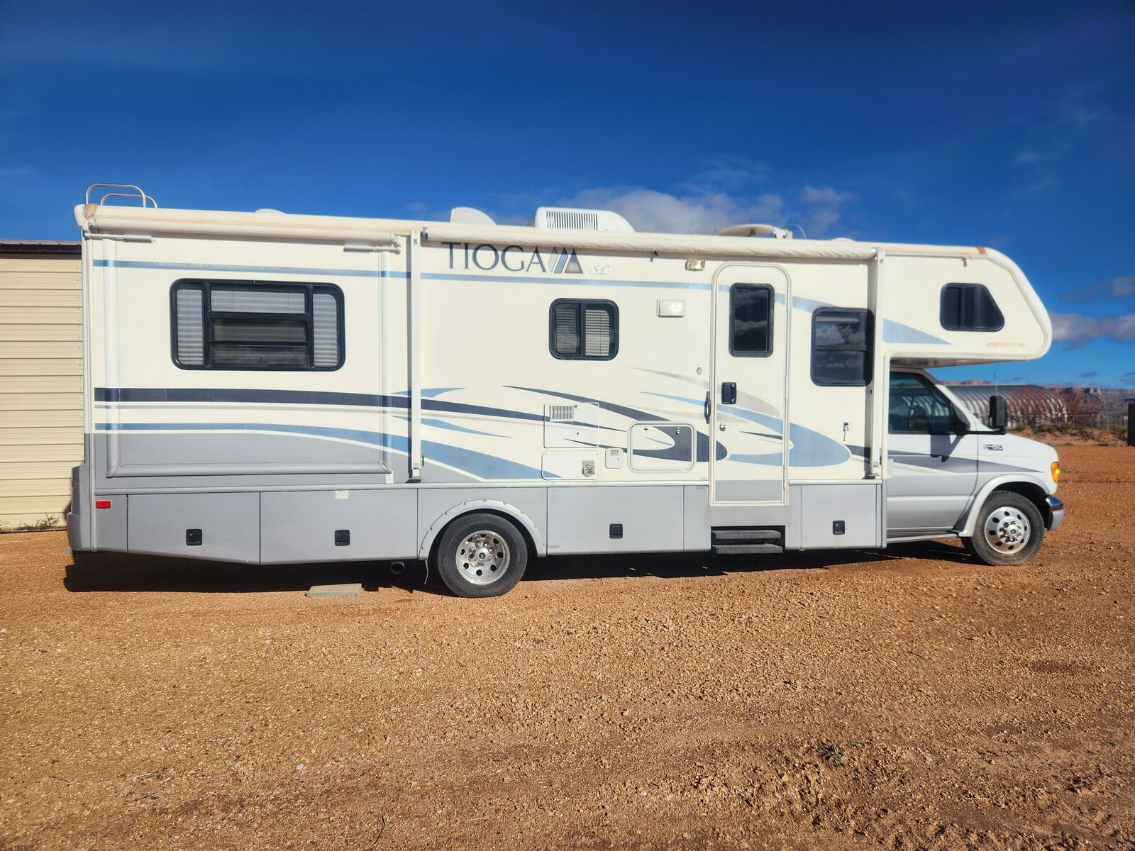 2003 Ford Tioga Motorhome - E450