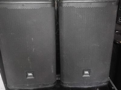 Par de bocinas JBL amplificadas