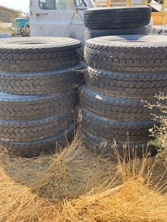 10R 22 Tires