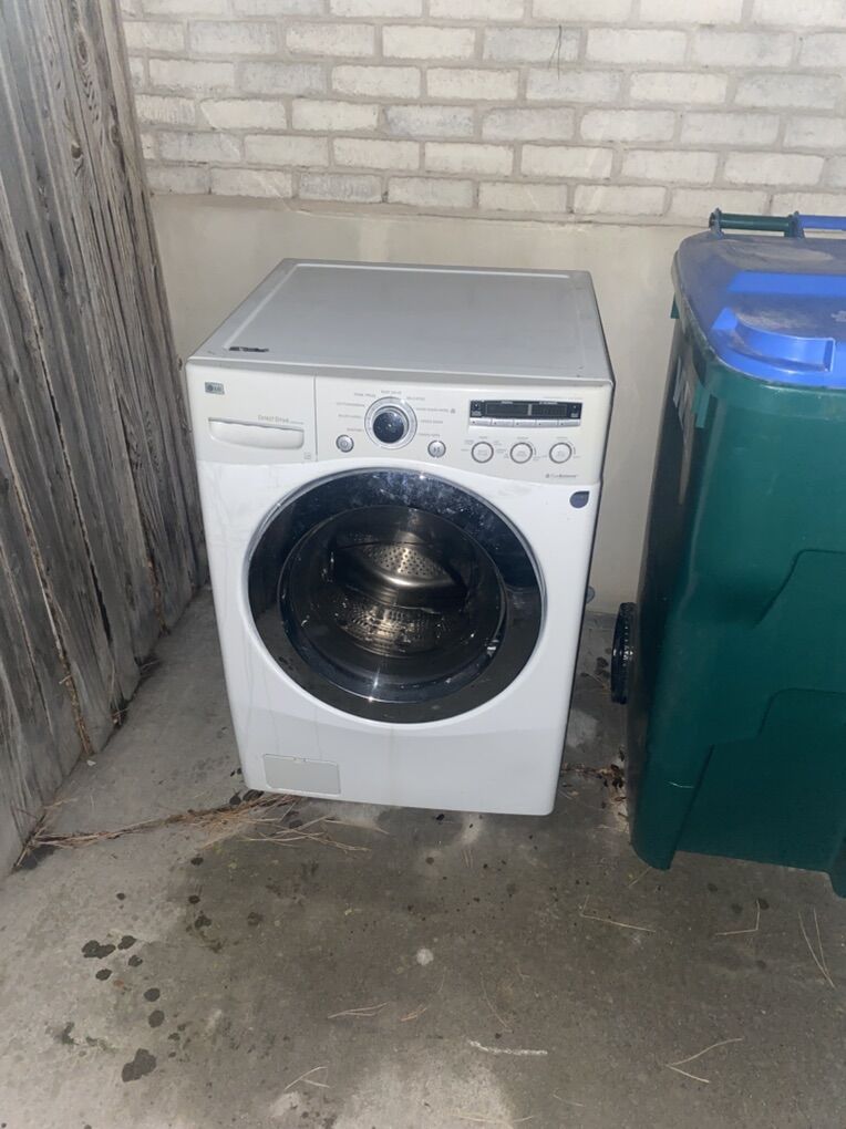 LG Washer - Broken