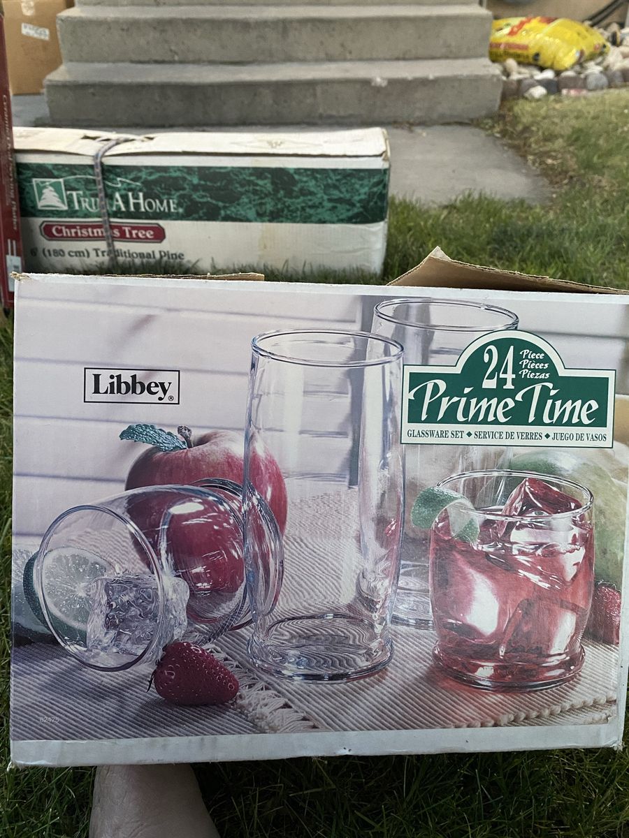 24 Piece Glassware Set