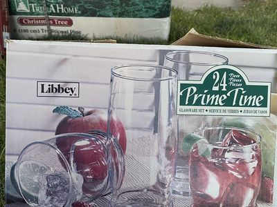 24 Piece Glassware Set