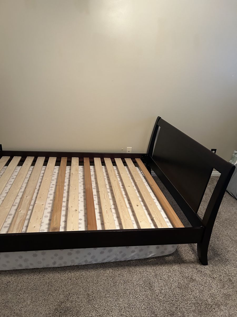 Queen Size Plataform Bed Frame