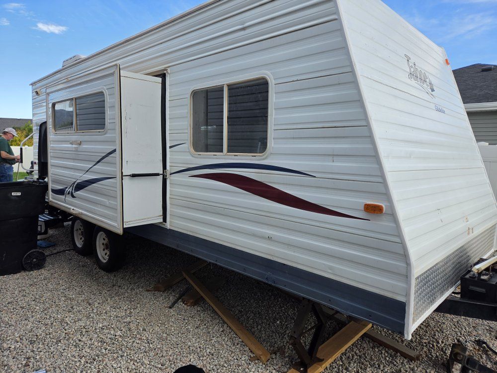 Tahoe Glidelite Travel Trailer Bumper Pull