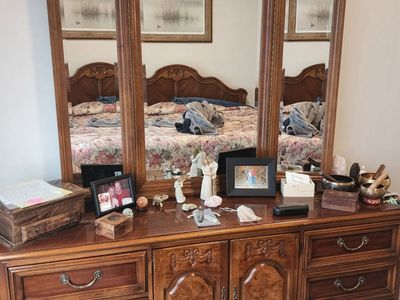Thomasville triple dresser with tri-fold mirror