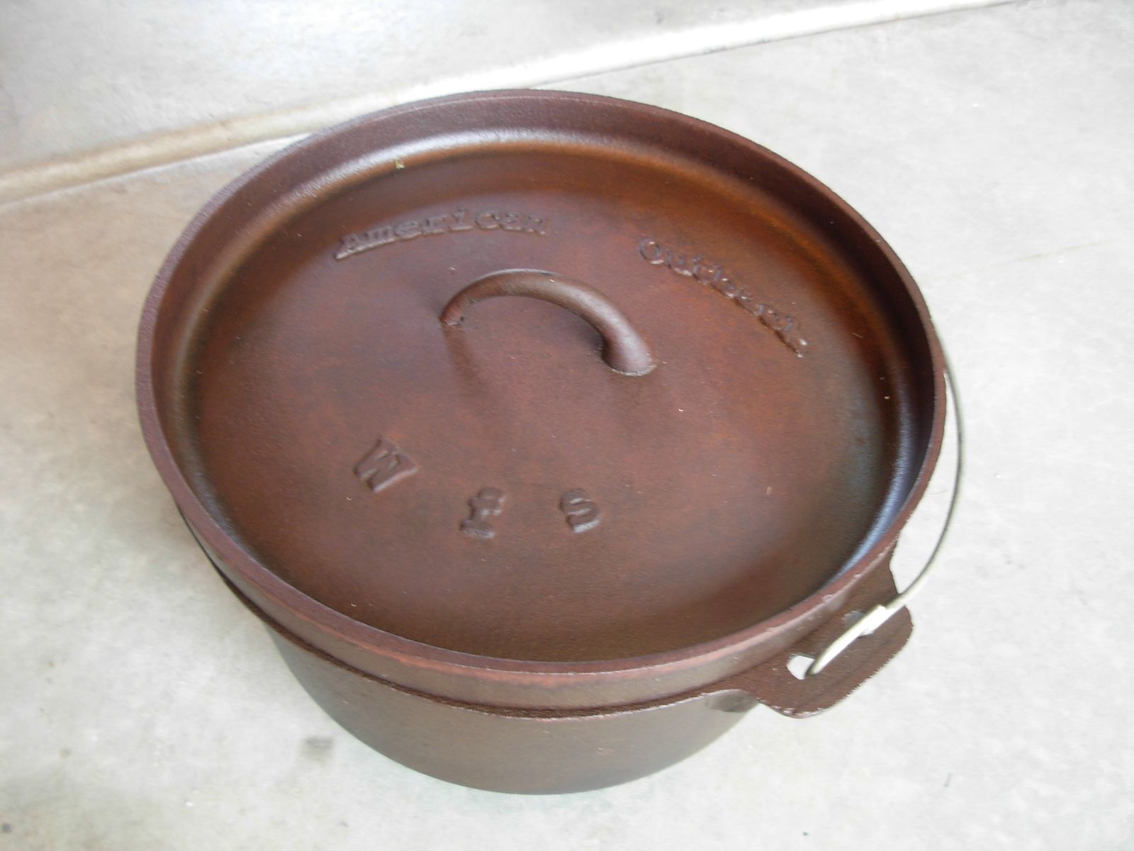 Large Dutch Oven / #12 Cast Iron Dutch Oven