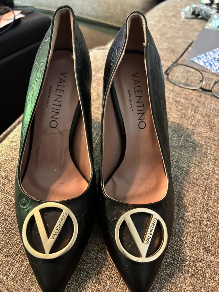 Beautiful Womens Authentic Valentino High Heels 6