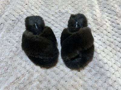 Nine West Faux Fur Cross-Band Slippers size 7-8