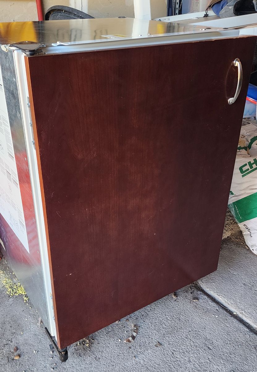 Sub-Zero (wolfe) under counter fridge
