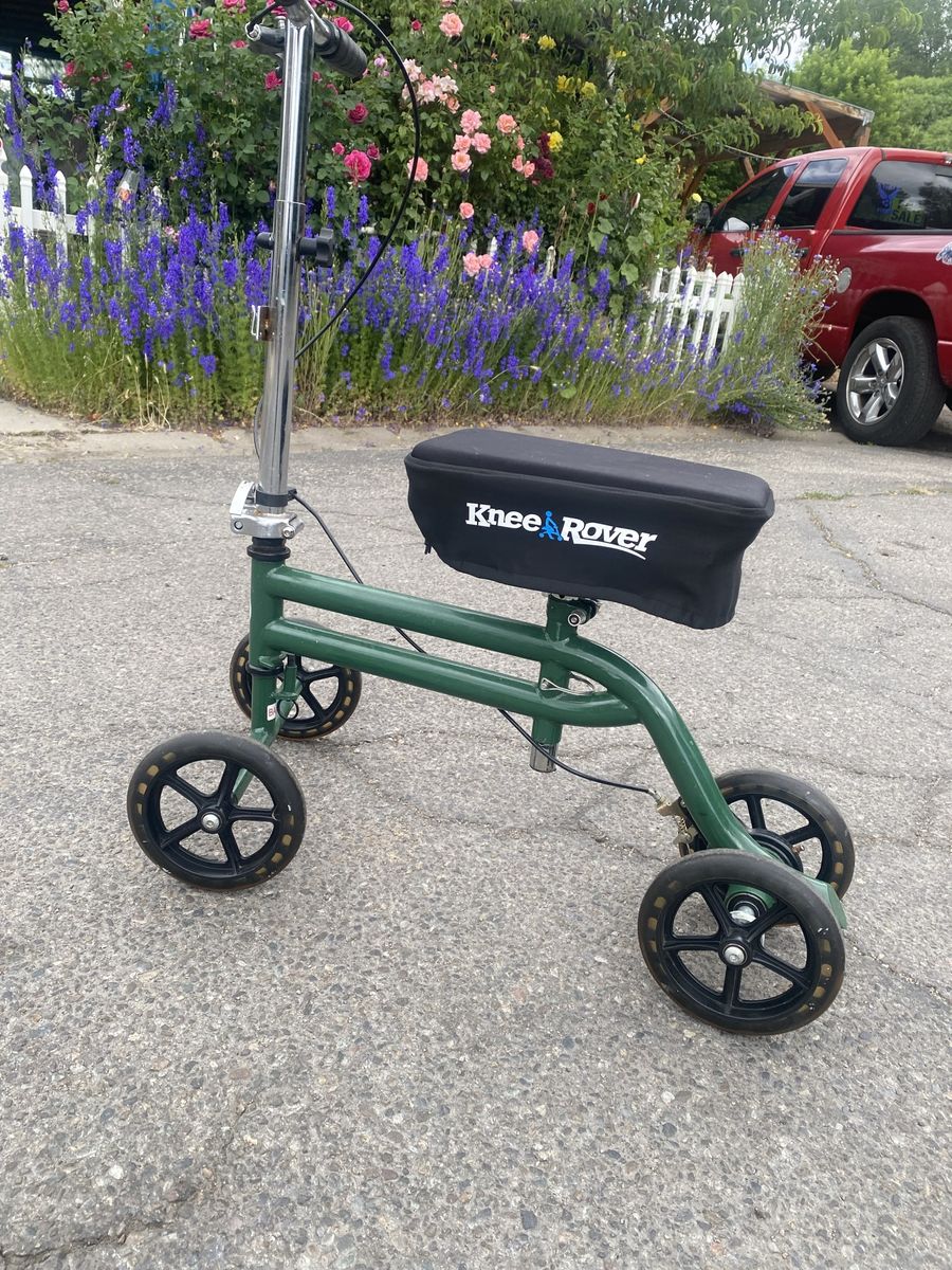 Knees scooter .  Great condition in Ogden