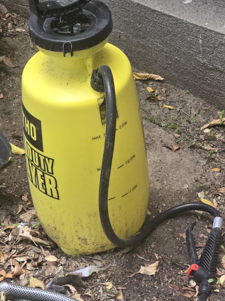 RL FLO-MASTER 2 Gallon Heavy Duty Pump Sprayer - Yellow