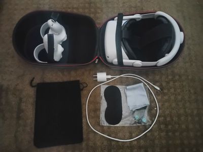 Meta Quest 2 64GB Bundle