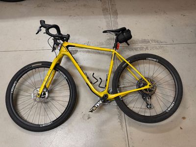 Salsa Cutthroat C X01 Eagle AXS Bike - 29”, Carbon Yellow -Like New