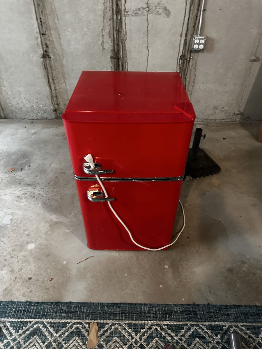 Insignia Retro 3.0 Cu. Ft. Mini Fridge with Top Freezer - Red, Compact Design
