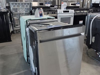 GE 24” ADA-Compliant Dishwasher – Stainless Steel Interior, Sanitize Cycle & ENERGY STAR®