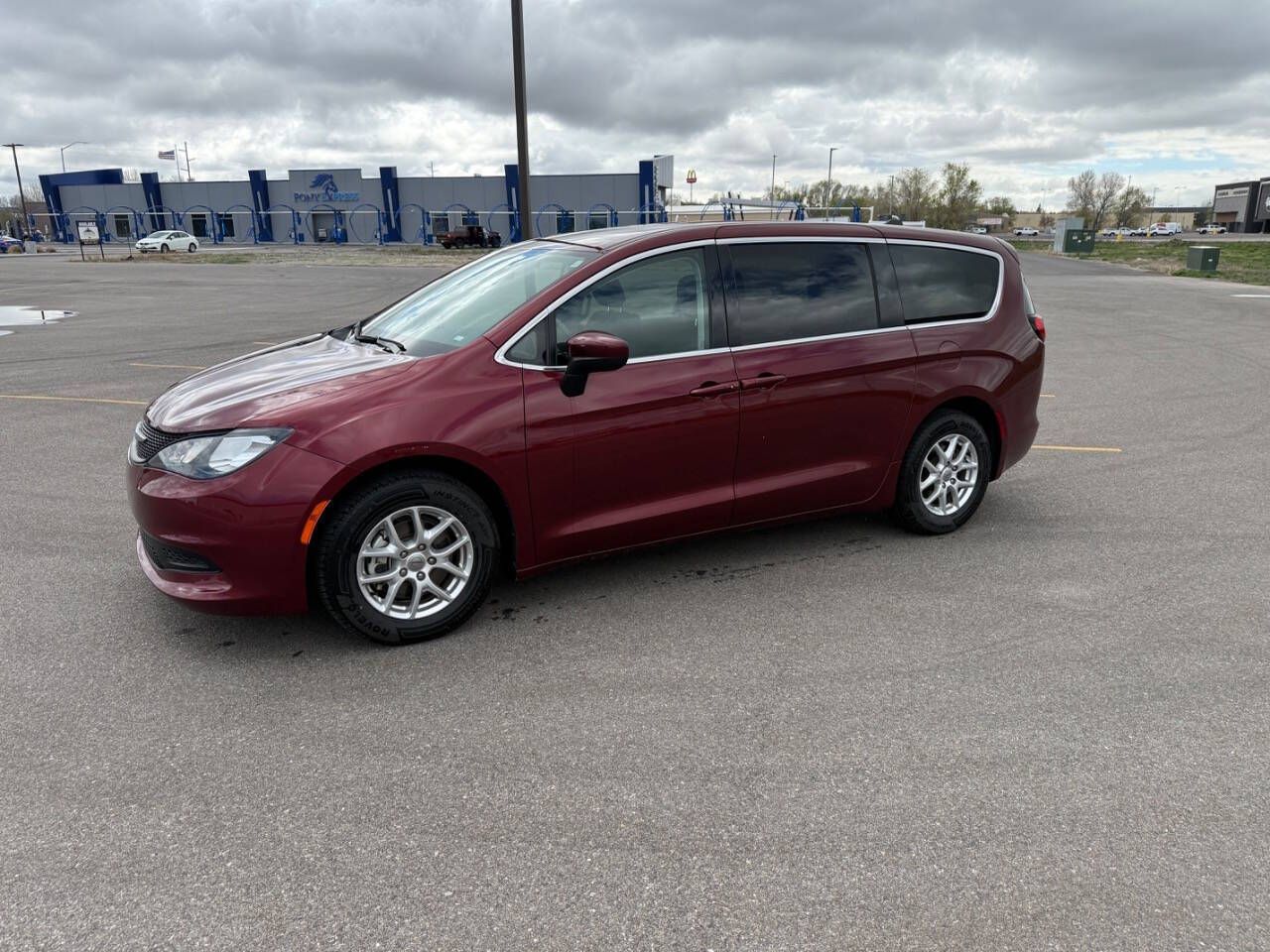 2022 CHRYSLER VOYAGER LX