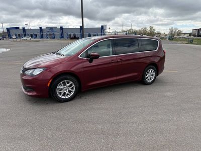 2022 CHRYSLER VOYAGER LX