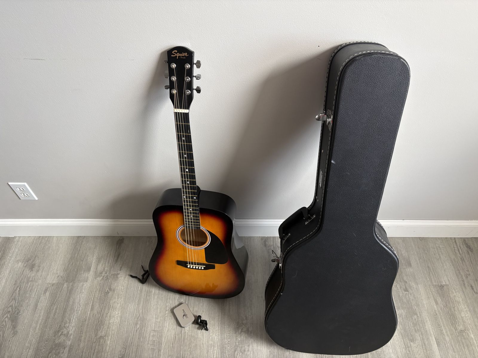 Squier SA-150 Acoustic Guitar Bundle w/ Hard Case, Fender Tuner, Capo & Picks