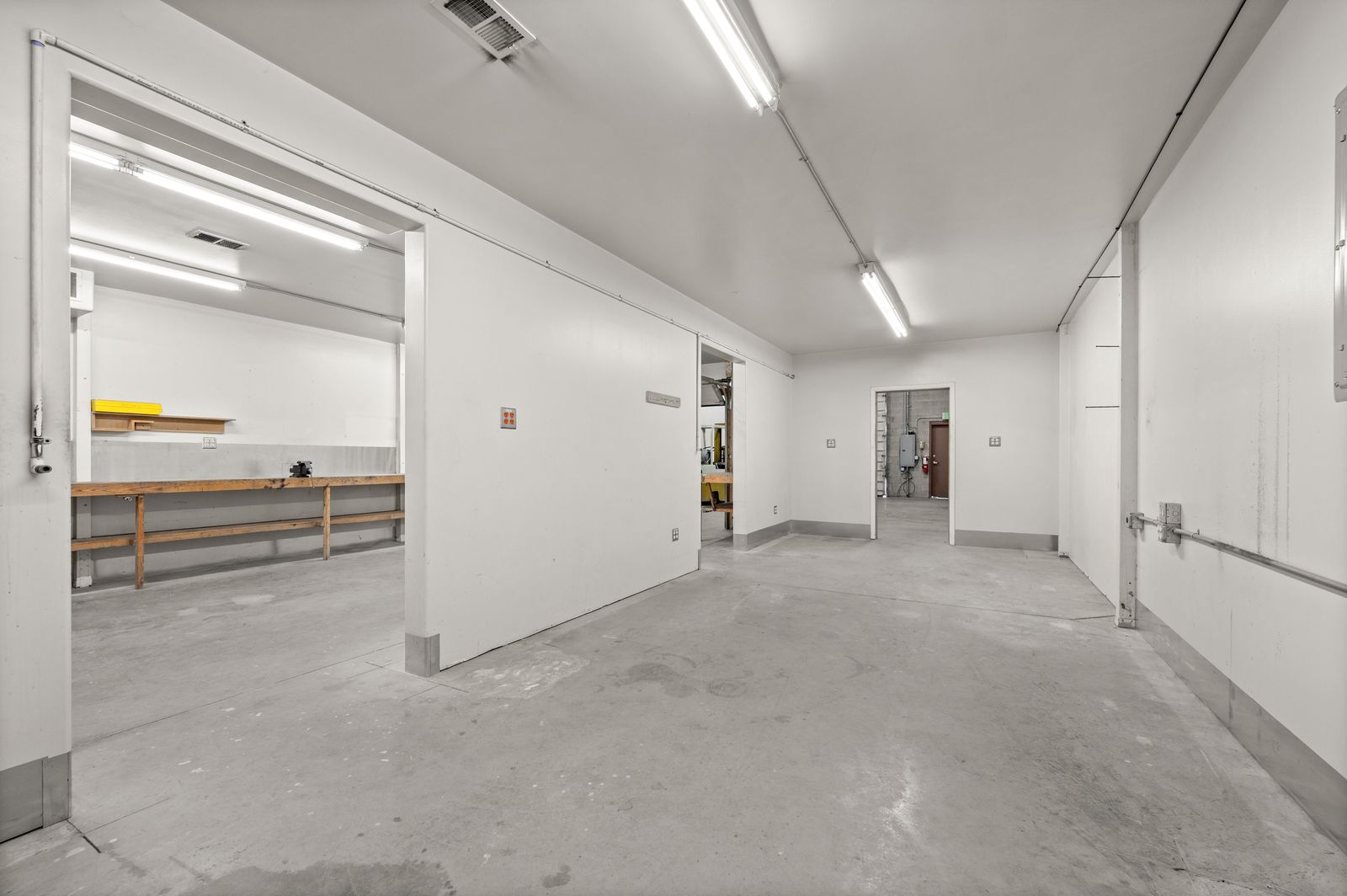 Main image 6