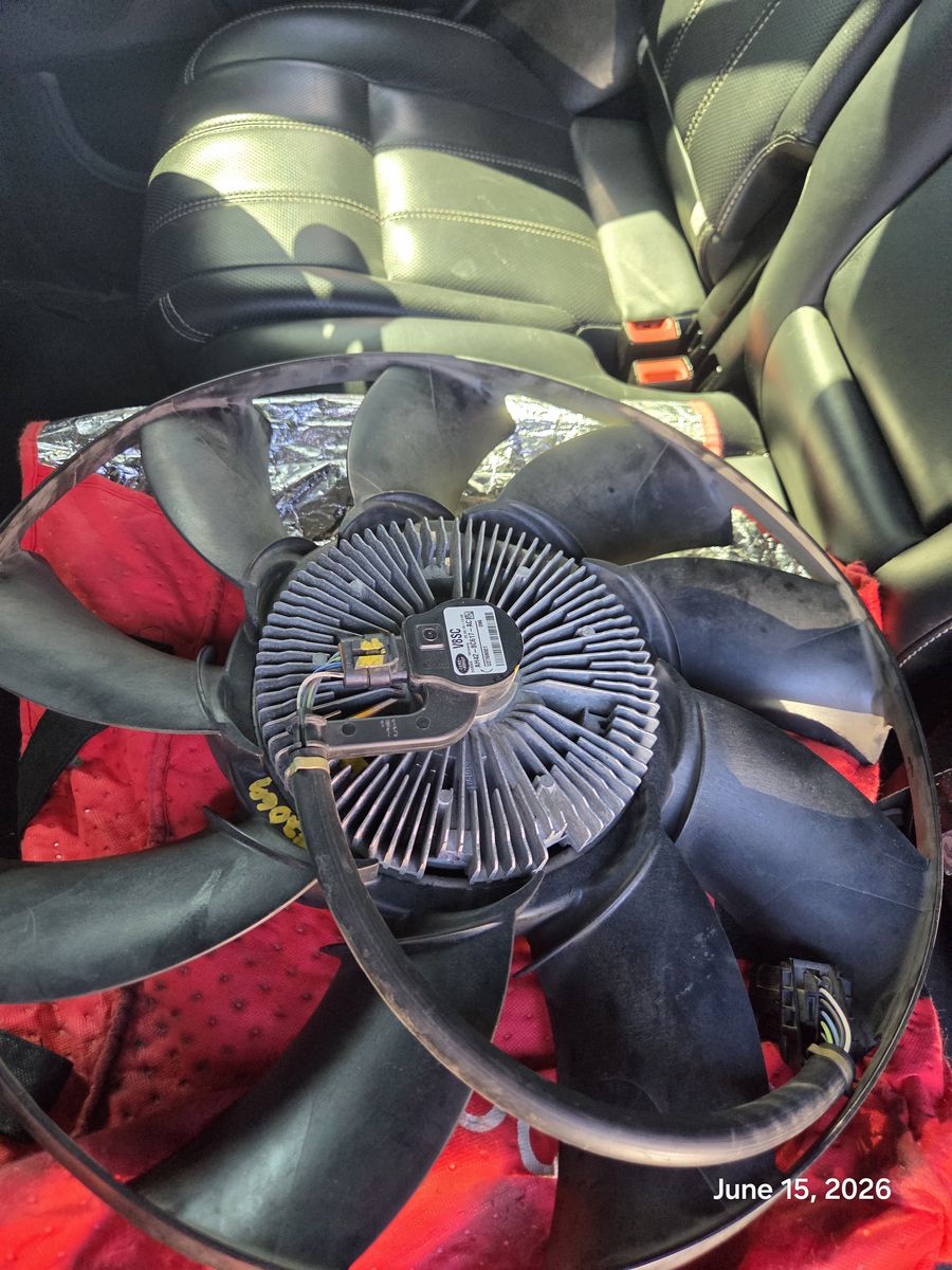 Land Rover (Genuine Part) Radiator Cooling Fan Assembly - Used LR026078