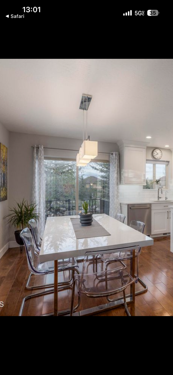 Modern dining room table + 6 chairs