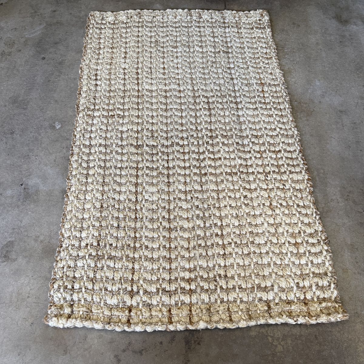 Natural Jute Area Rug, Chunky Braided Weave, Boho/Farmhouse Decor 3’x5’ New sisal Reversible
