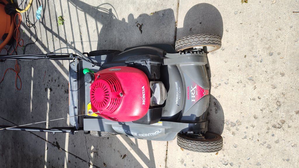 Honda HRX217 lawn mower 21" cut lawnmower rear wheel drive hrx 217