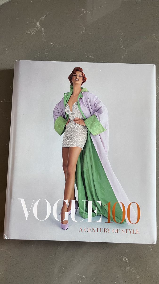Vogue 100