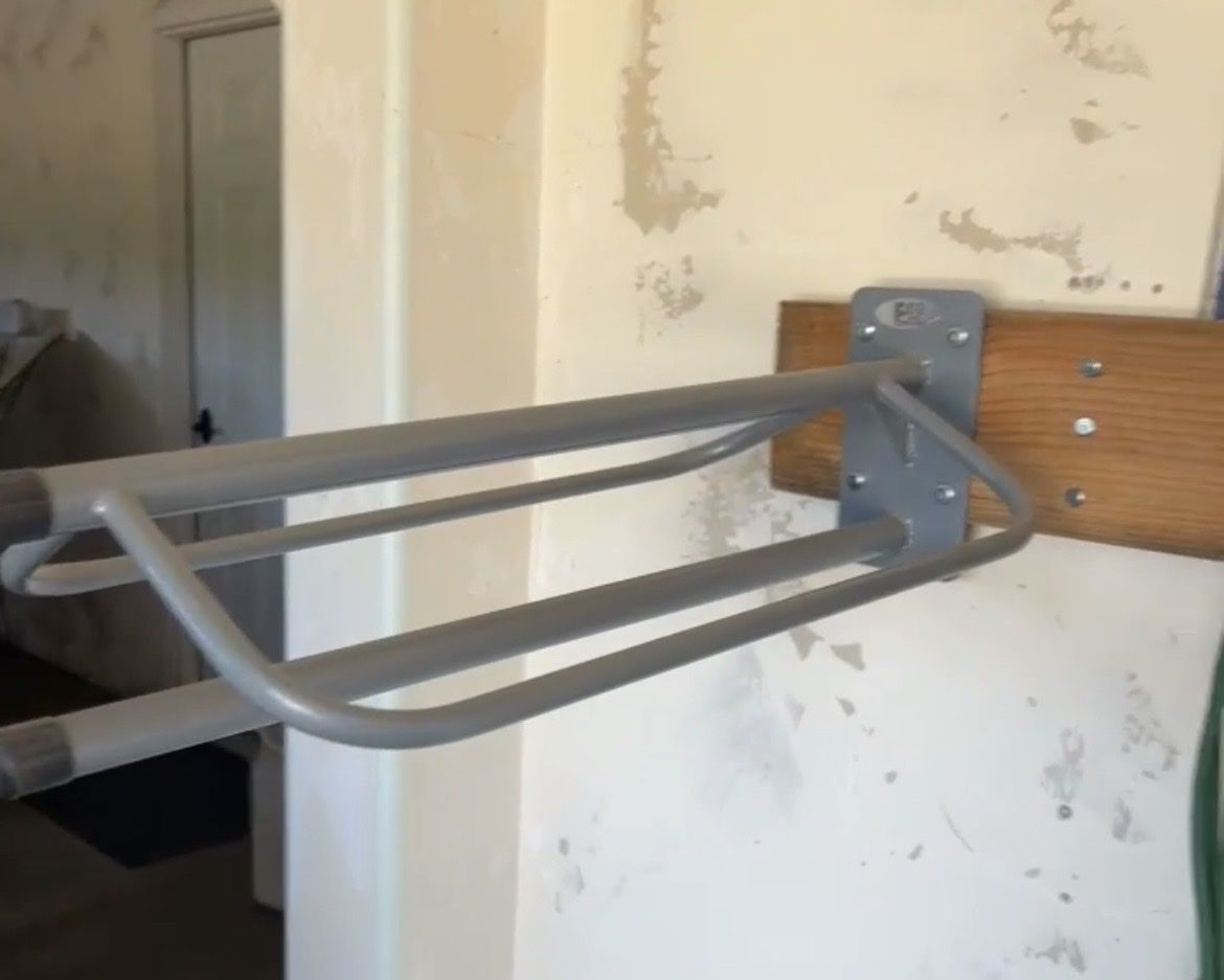 4 heavy duty Saddle Racks