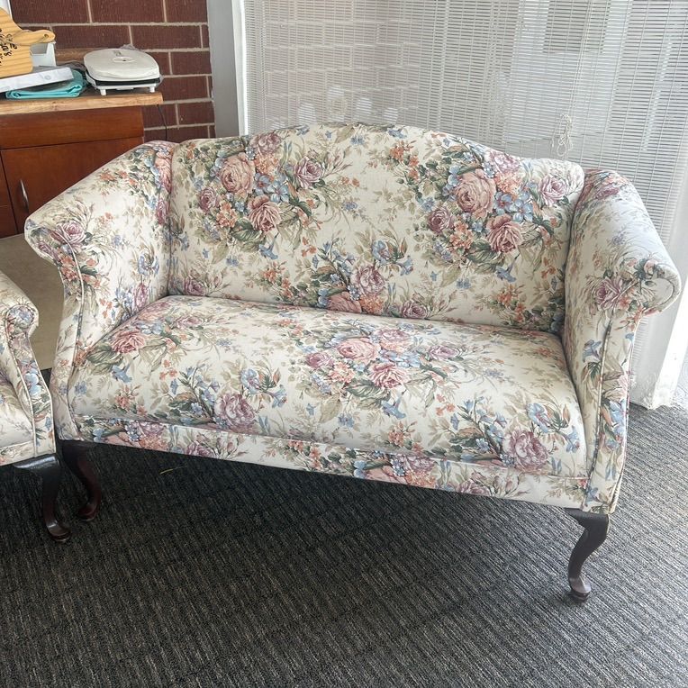 3piece Floral Camelback Sette