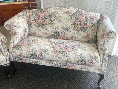 3piece Floral Camelback Sette