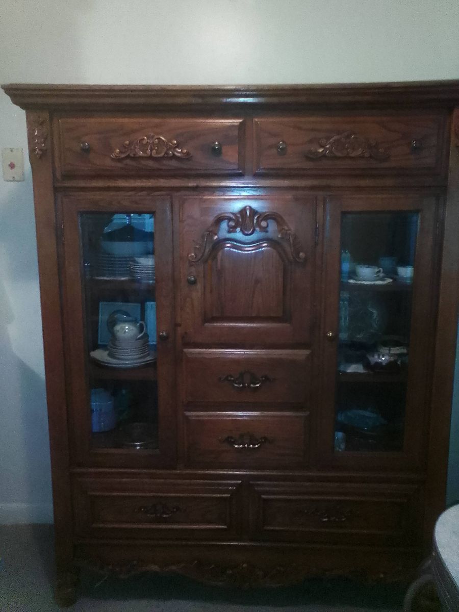 Classic wood  hutch with velvet-lined drawers