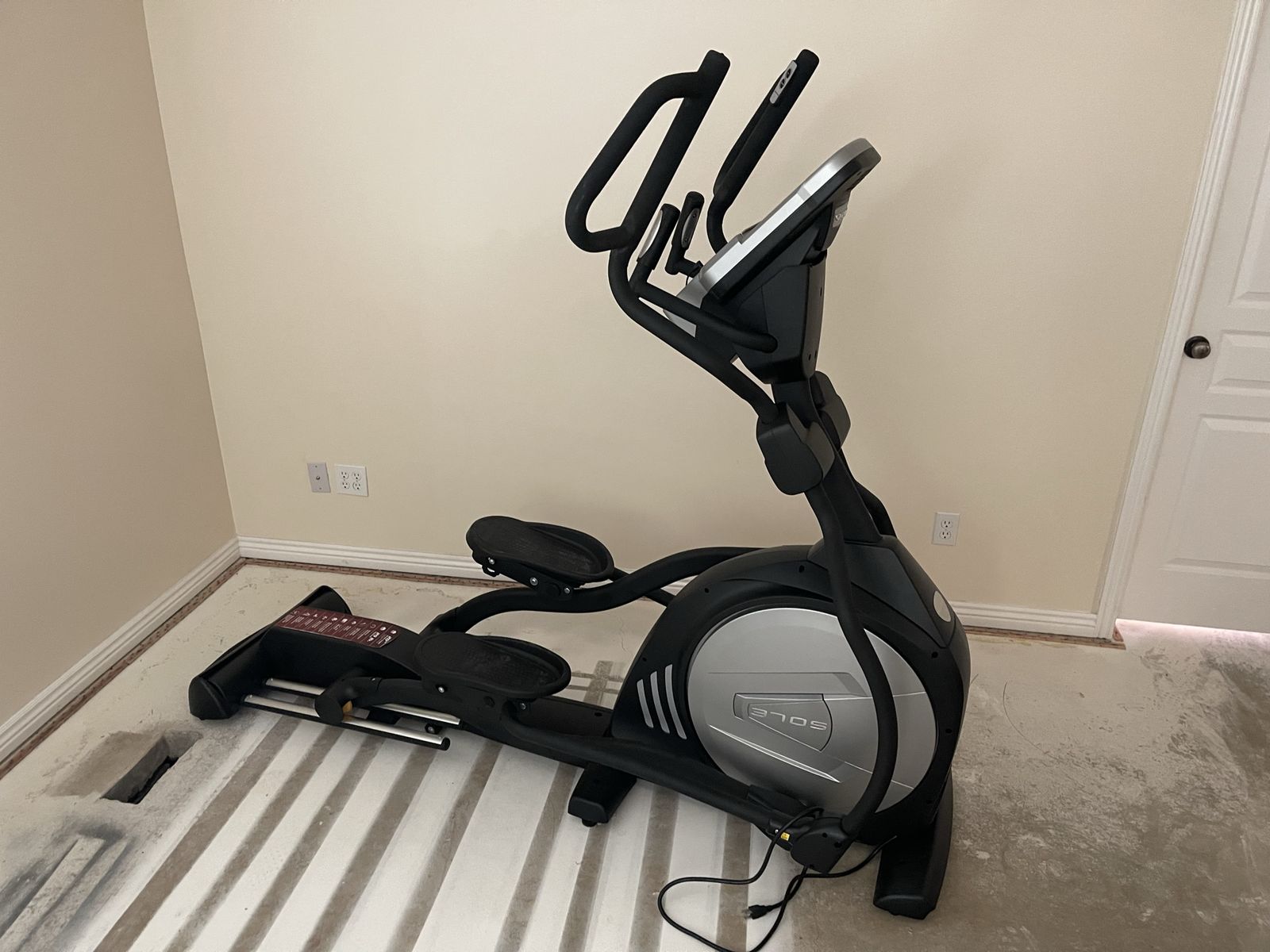 Elliptical sole E35