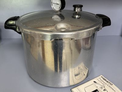 Pressure Canner - Nearly New