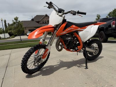 KTM 85 SX Dirt Bike – Low Hours, Great Condition!